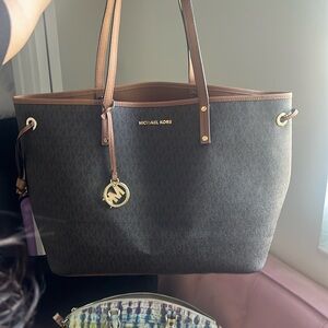 Large Michael Kors